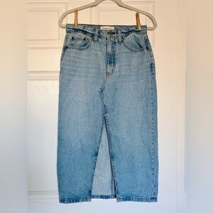 NWOT Abercrombie & Fitch High Rise Light Blue Denim Midi Skirt — Size 27